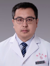 李文龍