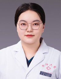 王菁